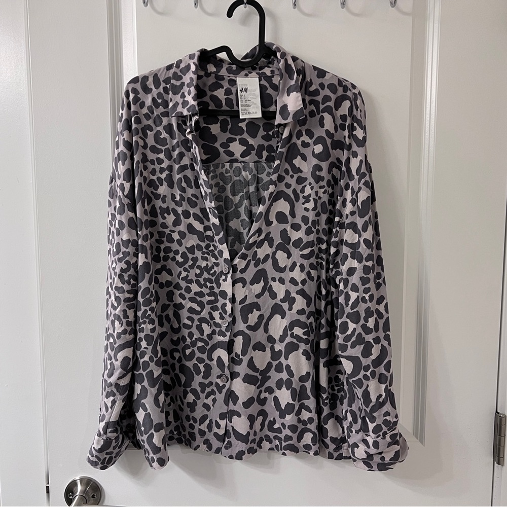 H&M shirt flowy